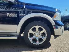 2016 Ram 1500 Laramie Crew Cab 4x4 - Photo 9