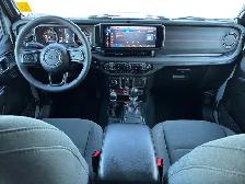 2024 Jeep Wrangler Rubicon - Photo 12