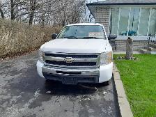 2011 chev full 4door  no body rust - clean worktruck - Photo 3