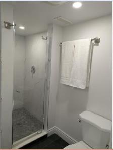 LONG-TERM/SHORT-TERM FURNISHED PRIVATE APARTMENT NORTH YORK - Photo 9