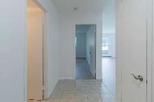 3 1/2  près hôpital Charles-Lemoyne 1285$ eau chaude & stat incl - Photo 3
