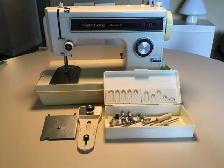 MACHINE À COUDRE KENMORE Modèle 1358