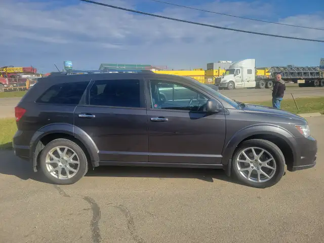 Selling a meticulously maintained, fully loaded 2015 Dodge Journ