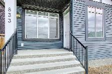 $2,100 |Evanston 3-Bed   Bonus Room |Private Yard |Garage Option - Photo 10