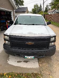 2014 Chevrolet Silverado 4x2 Saftied 246,000 kms - Photo 2