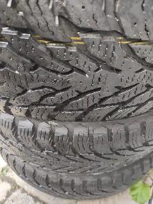 225-60R18x4 pneus hiver Nokian Nordman . Comme neufs - Photo 3