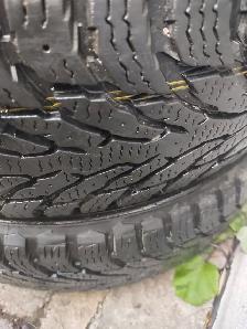 225-60R18x4 pneus hiver Nokian Nordman . Comme neufs - Photo 4