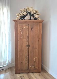 Armoire de rangement en pin massif