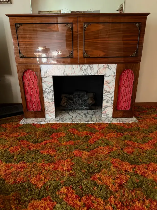 Koronette Stereo/Bar/Faux Fireplace