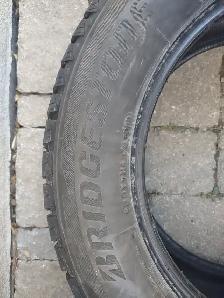 4 pneus hiver Bridgestone Blizzak 245-60R18 excellent état - Photo 5
