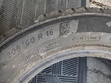 4 pneus hiver 205-60R16 Michelin X-Ice Snow comme neufs - Photo 5