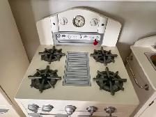 POTTERY BARN Retro White Kids Play Kitchen - Photo 5