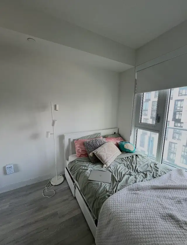 One bedroom  private washroom close to Eaton Center