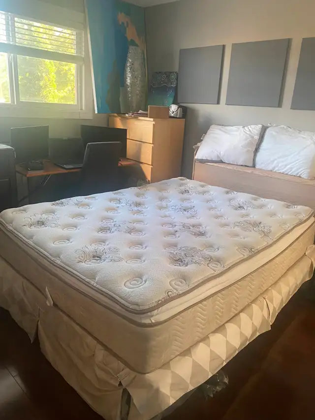 FREE.. Mattress Queen size Pillowtop Beautyrest-Palladium. Heavy