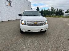 2012 Chevrolet Suburban 2500 - Photo 2
