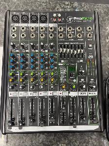 Mackie ProFX8 V2 Mixer - Photo 3