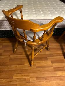 ONE LIKE NEW YET SOLID MAPLE CAPTAINS CHAIR/CUSHION - Photo 3