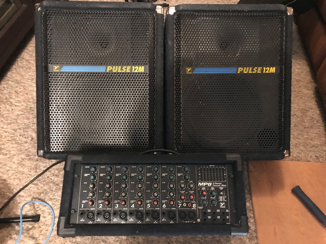 Yorkville MP8 CH Mixer   2  Yorkville Pulse 112 PA Speakers