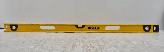 (N9747552) DeWalt 48' Level