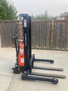 Pallet Jack stacker