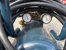 Mastercraft 8 gallon air compressor - Photo 3