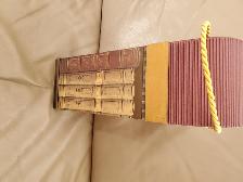 BELLE BOITE CADEAU MAUVE EN BOIS 14'HAUTx5'x5' AUTOUR: $10.00 - Photo 3
