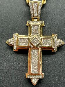10k Iced-Out Diamond Cross Pendant - Photo 6
