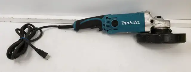 (9920932) Makita GA7050 Grinder