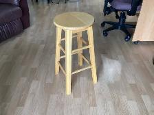 banc de comptoir 24 pouces de haut $30.00