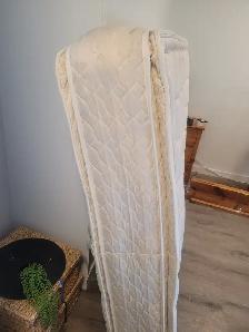 Queen pillowtop mattress, gently used - Photo 4