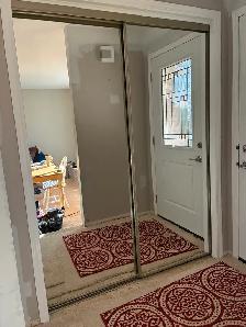 Free mirror bypass closet doors - Photo 3