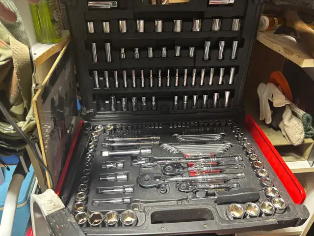 Husky socket set