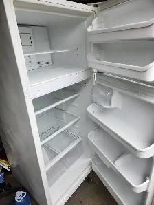Kenmore Refrigerator - Photo 4