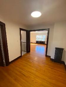 1 Large Bedroom on Jane Subway Line (Utilities INCLUDED) - Photo 5