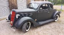 1935 Ford Deluxe Five Window Coupe - Photo 5