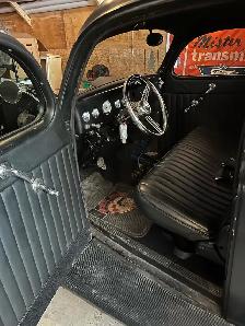 1935 Ford Deluxe Five Window Coupe - Photo 7