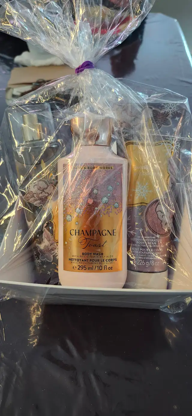 Brand NEW Bath Body Works set of Body lotion, Mist, Body wash!