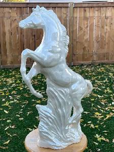Large horse statue - Photo 4