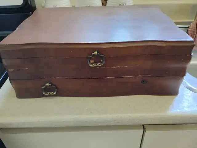Gros coffret à ustensiles