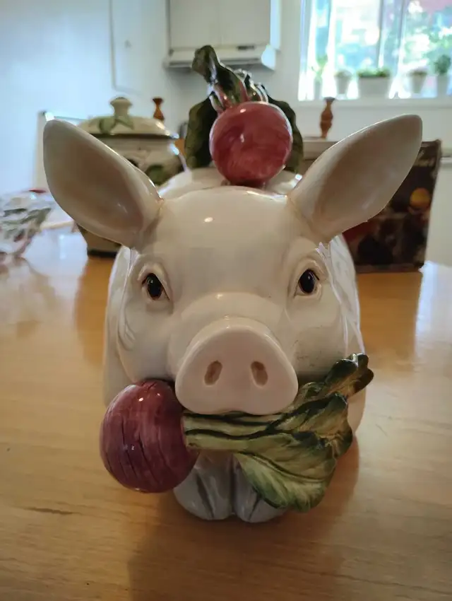 Soupière en forme de cochon