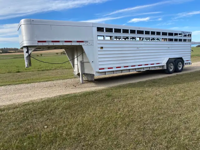 Aluminum stock trailer