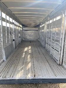 Aluminum stock trailer - Photo 5