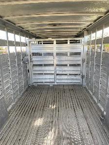 Aluminum stock trailer - Photo 6