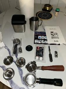 Breville Barista Express BES870 with ton of accessories - Photo 3