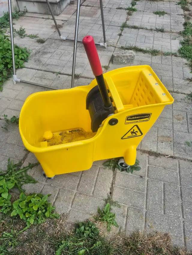 Rubbermaid 29L Tandem Mop Bucket/Pail