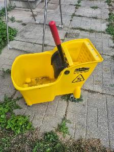 Rubbermaid 29L Tandem Mop Bucket/Pail