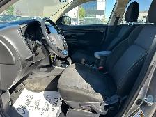 2019 Mitsubishi Outlander ES | Back Cam, Bluetooth - Photo 11