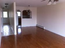 Duplex for rent, North River Road - Photo 2