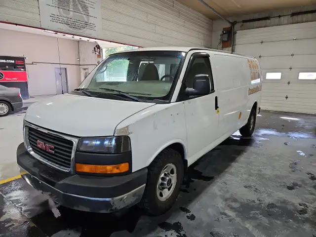 2011 GMC Savana