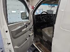 2011 GMC Savana - Photo 10